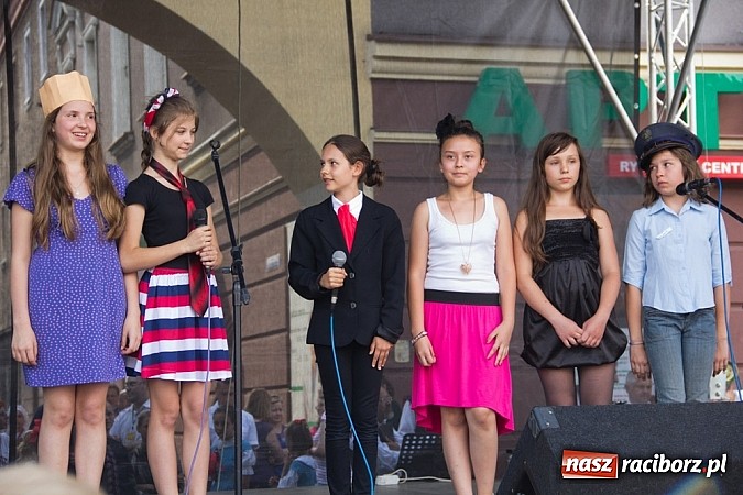 Zdjęcie w galerii na portalu naszraciborz.pl: Dni Raciborza - występy artystyczne na Rynku wiadomości z regionu
