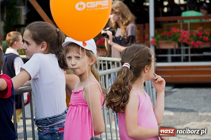 Zdjęcie w galerii na portalu naszraciborz.pl: Dni Raciborza - występy artystyczne na Rynku wiadomości z regionu