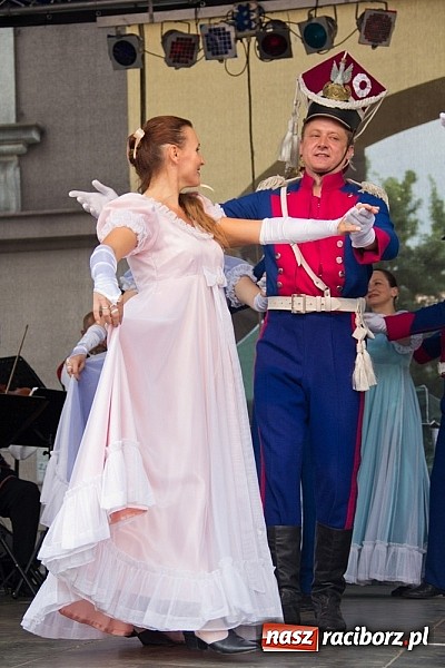 Zdjęcie w galerii na portalu naszraciborz.pl: Dni Raciborza - występy artystyczne na Rynku wiadomości z regionu