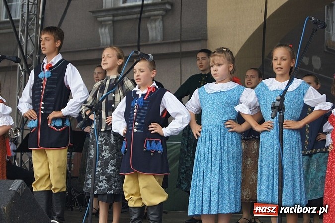 Zdjęcie w galerii na portalu naszraciborz.pl: Dni Raciborza - występy artystyczne na Rynku wiadomości z regionu