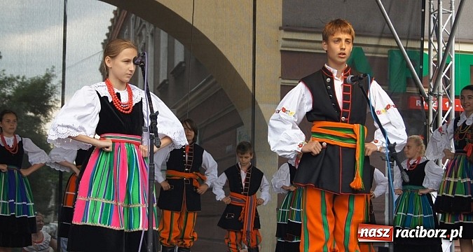 Zdjęcie w galerii na portalu naszraciborz.pl: Dni Raciborza - występy artystyczne na Rynku wiadomości z regionu