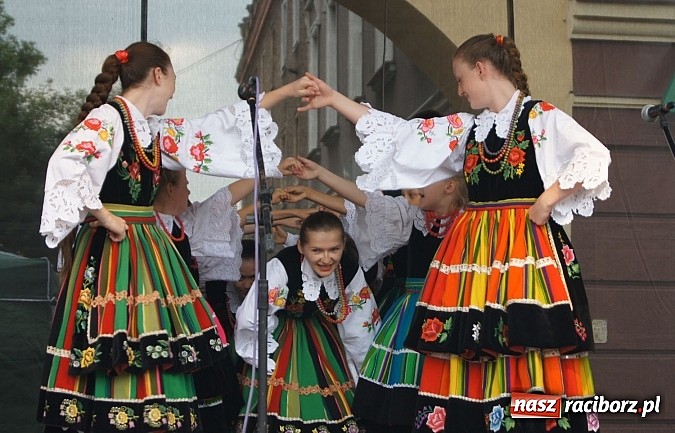 Zdjęcie w galerii na portalu naszraciborz.pl: Dni Raciborza - występy artystyczne na Rynku wiadomości z regionu