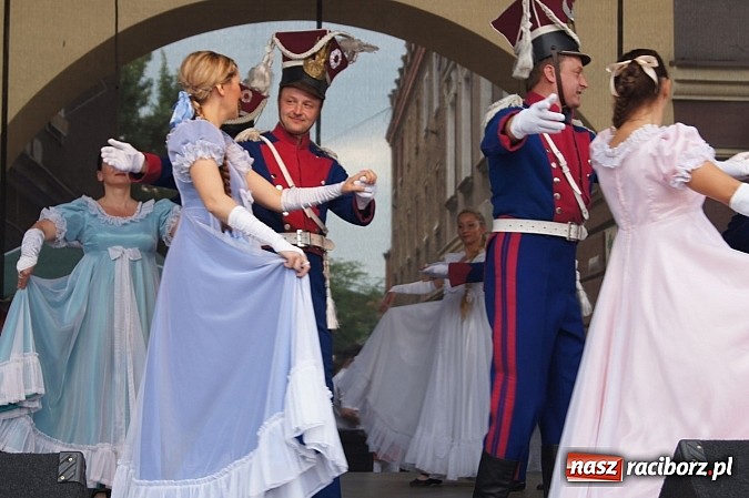 Zdjęcie w galerii na portalu naszraciborz.pl: Dni Raciborza - występy artystyczne na Rynku wiadomości z regionu