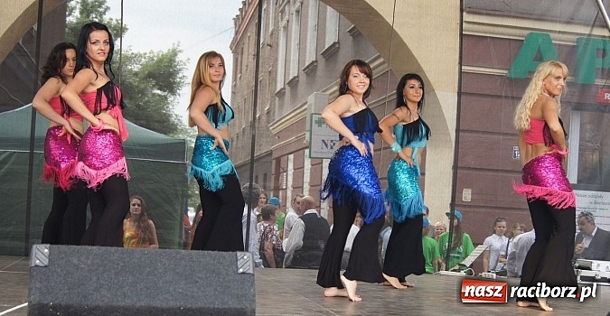 Zdjęcie w galerii na portalu naszraciborz.pl: Dni Raciborza - występy artystyczne na Rynku wiadomości z regionu