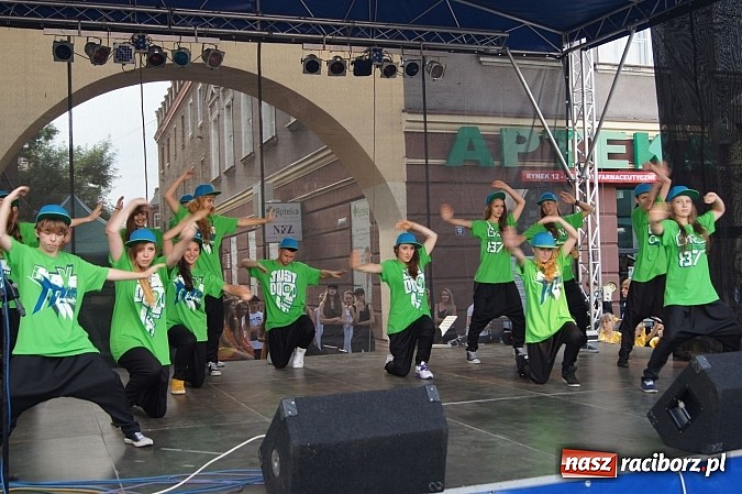 Zdjęcie w galerii na portalu naszraciborz.pl: Dni Raciborza - występy artystyczne na Rynku wiadomości z regionu