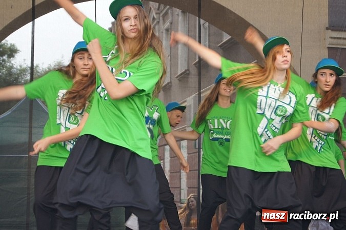 Zdjęcie w galerii na portalu naszraciborz.pl: Dni Raciborza - występy artystyczne na Rynku wiadomości z regionu