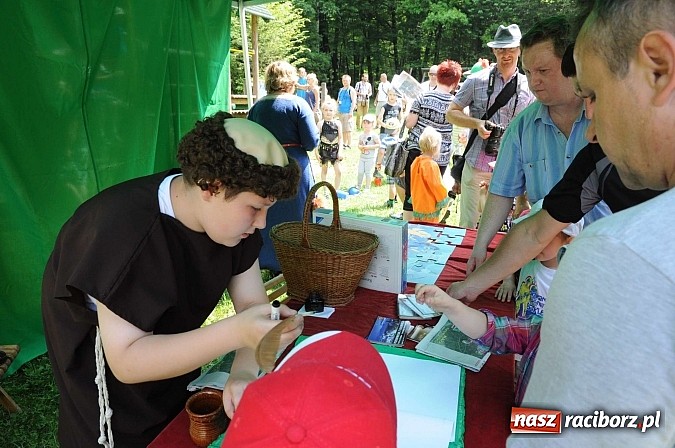 Zdjęcie w galerii na portalu naszraciborz.pl: Bajkowy las - moc rodzinnej zabawy w Oborze wiadomości z regionu