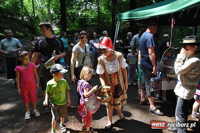 Zdjęcie w galerii na portalu naszraciborz.pl: Bajkowy las - moc rodzinnej zabawy w Oborze wiadomości z regionu