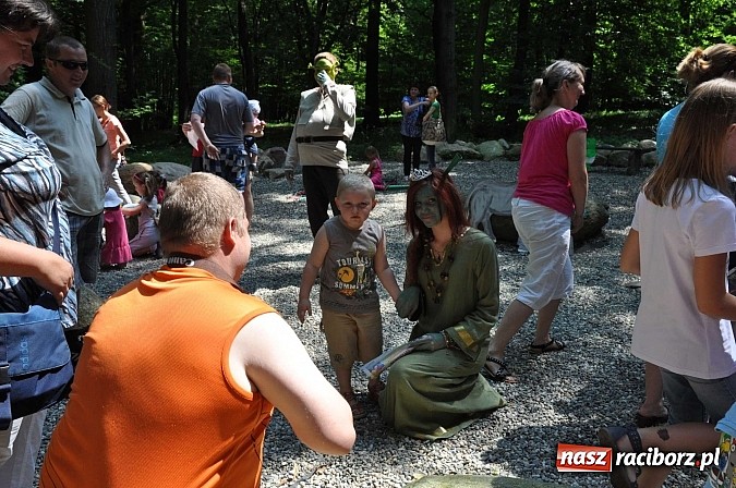 Zdjęcie w galerii na portalu naszraciborz.pl: Bajkowy las - moc rodzinnej zabawy w Oborze wiadomości z regionu