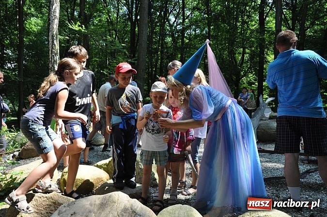 Zdjęcie w galerii na portalu naszraciborz.pl: Bajkowy las - moc rodzinnej zabawy w Oborze wiadomości z regionu