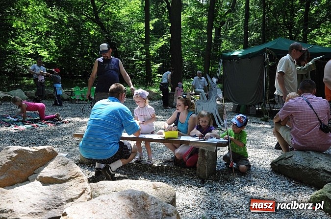 Zdjęcie w galerii na portalu naszraciborz.pl: Bajkowy las - moc rodzinnej zabawy w Oborze wiadomości z regionu