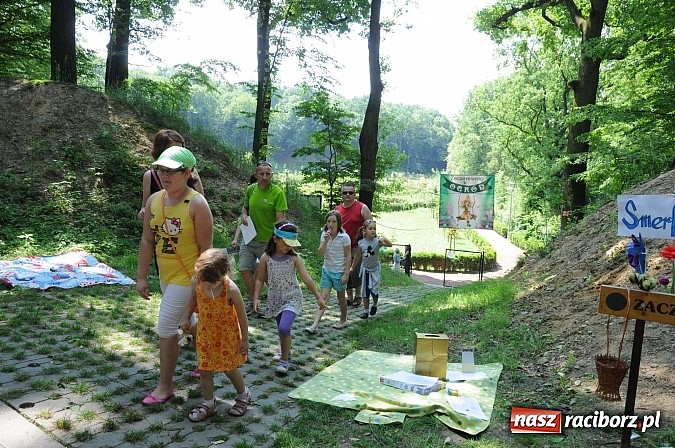 Zdjęcie w galerii na portalu naszraciborz.pl: Bajkowy las - moc rodzinnej zabawy w Oborze wiadomości z regionu