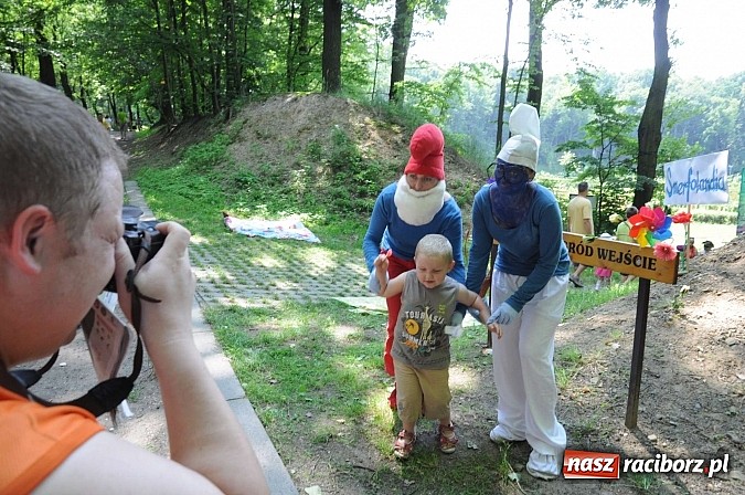 Zdjęcie w galerii na portalu naszraciborz.pl: Bajkowy las - moc rodzinnej zabawy w Oborze wiadomości z regionu