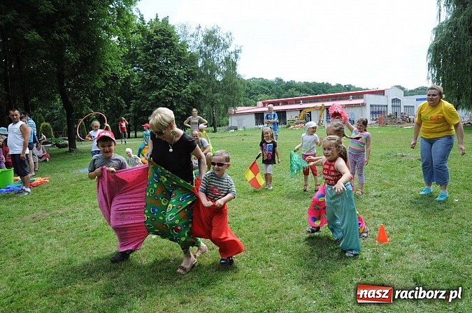 Zdjęcie w galerii na portalu naszraciborz.pl: Bajkowy las - moc rodzinnej zabawy w Oborze wiadomości z regionu