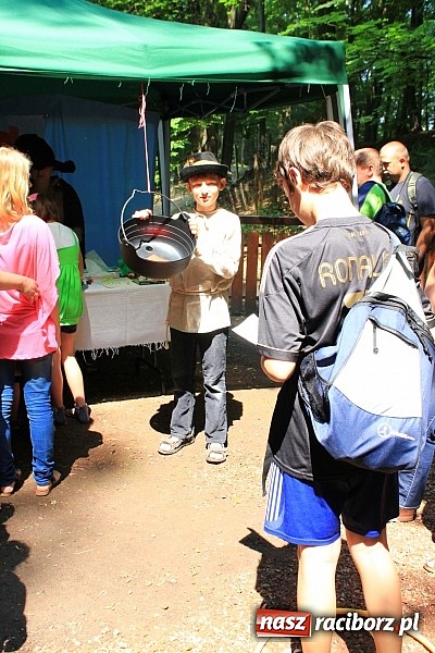 Zdjęcie w galerii na portalu naszraciborz.pl: Bajkowy las - moc rodzinnej zabawy w Oborze wiadomości z regionu