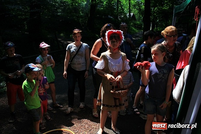 Zdjęcie w galerii na portalu naszraciborz.pl: Bajkowy las - moc rodzinnej zabawy w Oborze wiadomości z regionu