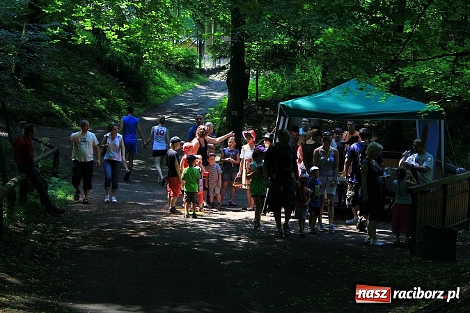 Zdjęcie w galerii na portalu naszraciborz.pl: Bajkowy las - moc rodzinnej zabawy w Oborze wiadomości z regionu