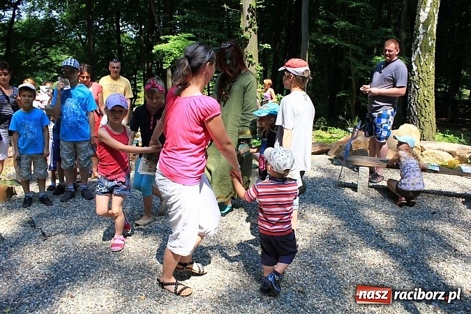 Zdjęcie w galerii na portalu naszraciborz.pl: Bajkowy las - moc rodzinnej zabawy w Oborze wiadomości z regionu