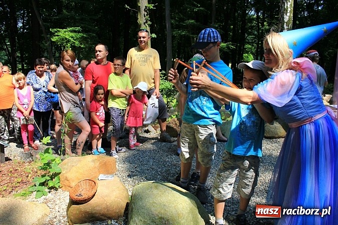 Zdjęcie w galerii na portalu naszraciborz.pl: Bajkowy las - moc rodzinnej zabawy w Oborze wiadomości z regionu