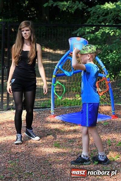 Zdjęcie w galerii na portalu naszraciborz.pl: Bajkowy las - moc rodzinnej zabawy w Oborze wiadomości z regionu