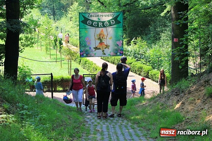 Zdjęcie w galerii na portalu naszraciborz.pl: Bajkowy las - moc rodzinnej zabawy w Oborze wiadomości z regionu