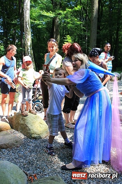 Zdjęcie w galerii na portalu naszraciborz.pl: Bajkowy las - moc rodzinnej zabawy w Oborze wiadomości z regionu