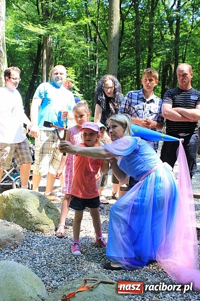 Zdjęcie w galerii na portalu naszraciborz.pl: Bajkowy las - moc rodzinnej zabawy w Oborze wiadomości z regionu