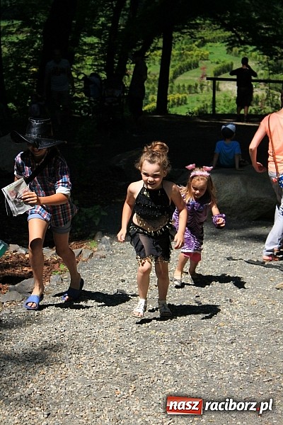 Zdjęcie w galerii na portalu naszraciborz.pl: Bajkowy las - moc rodzinnej zabawy w Oborze wiadomości z regionu