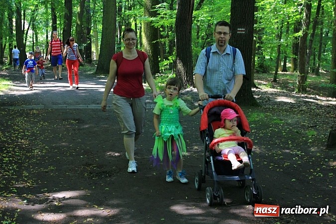 Zdjęcie w galerii na portalu naszraciborz.pl: Bajkowy las - moc rodzinnej zabawy w Oborze wiadomości z regionu