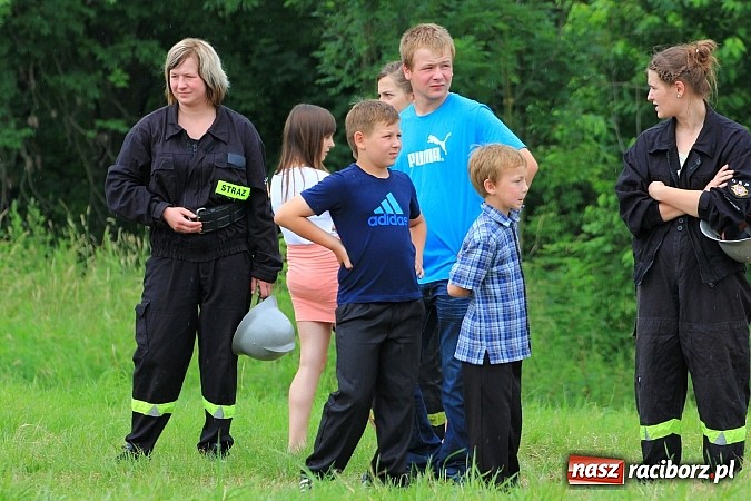 Zdjęcie w galerii na portalu naszraciborz.pl: Gminne zawody sportowo-pożarnicze w Modzurowie z okazji jubileuszu OSP wiadomości z regionu