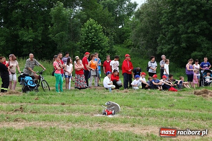 Zdjęcie w galerii na portalu naszraciborz.pl: Gminne zawody sportowo-pożarnicze w Modzurowie z okazji jubileuszu OSP wiadomości z regionu