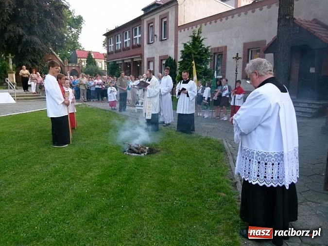 Zdjęcie w galerii na portalu naszraciborz.pl: Wieczór świętojański na Ostrogu wiadomości z regionu