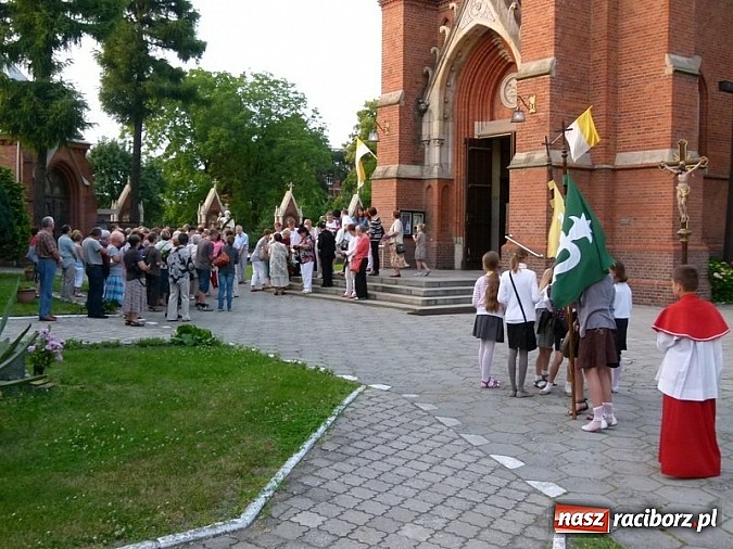 Zdjęcie w galerii na portalu naszraciborz.pl: Wieczór świętojański na Ostrogu wiadomości z regionu