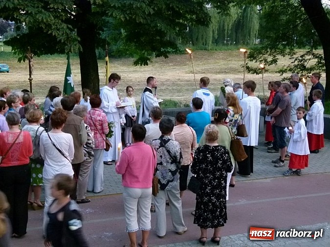 Zdjęcie w galerii na portalu naszraciborz.pl: Wieczór świętojański na Ostrogu wiadomości z regionu