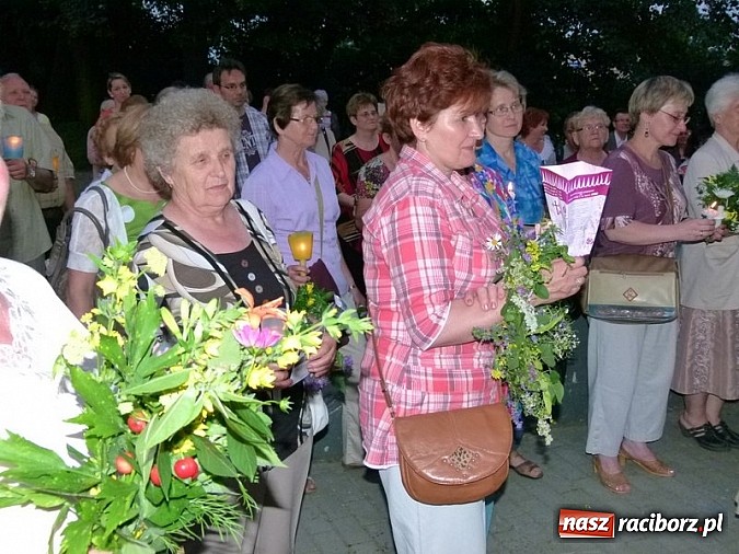 Zdjęcie w galerii na portalu naszraciborz.pl: Wieczór świętojański na Ostrogu wiadomości z regionu
