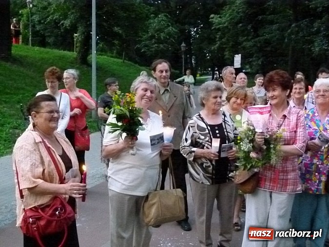 Zdjęcie w galerii na portalu naszraciborz.pl: Wieczór świętojański na Ostrogu wiadomości z regionu