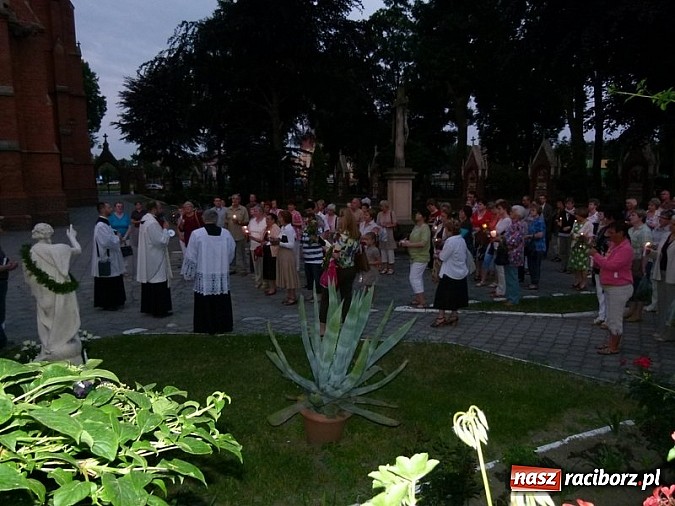 Zdjęcie w galerii na portalu naszraciborz.pl: Wieczór świętojański na Ostrogu wiadomości z regionu