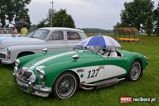 Zdjęcie w galerii na portalu naszraciborz.pl: Jaguar MK 2 z 1967 roku najpiękniejszym oldtimerem zlotu w Zabełkowie wiadomości z regionu