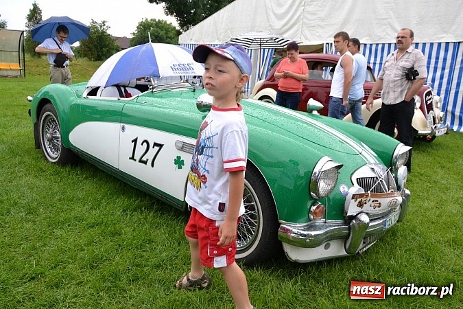 Zdjęcie w galerii na portalu naszraciborz.pl: Jaguar MK 2 z 1967 roku najpiękniejszym oldtimerem zlotu w Zabełkowie wiadomości z regionu