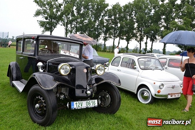 Zdjęcie w galerii na portalu naszraciborz.pl: Jaguar MK 2 z 1967 roku najpiękniejszym oldtimerem zlotu w Zabełkowie wiadomości z regionu