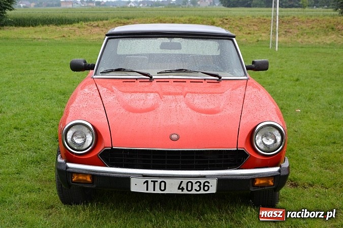 Zdjęcie w galerii na portalu naszraciborz.pl: Jaguar MK 2 z 1967 roku najpiękniejszym oldtimerem zlotu w Zabełkowie wiadomości z regionu