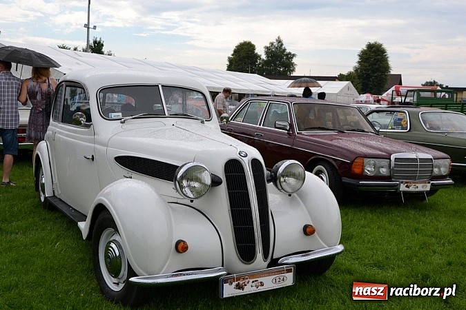 Zdjęcie w galerii na portalu naszraciborz.pl: Jaguar MK 2 z 1967 roku najpiękniejszym oldtimerem zlotu w Zabełkowie wiadomości z regionu