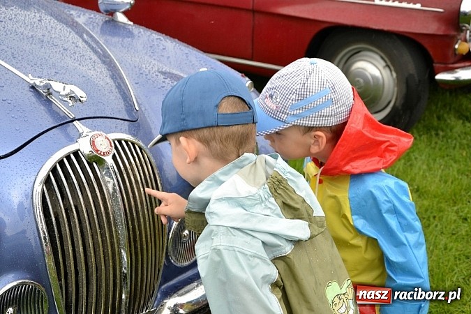 Zdjęcie w galerii na portalu naszraciborz.pl: Jaguar MK 2 z 1967 roku najpiękniejszym oldtimerem zlotu w Zabełkowie wiadomości z regionu
