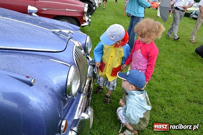 Zdjęcie w galerii na portalu naszraciborz.pl: Jaguar MK 2 z 1967 roku najpiękniejszym oldtimerem zlotu w Zabełkowie wiadomości z regionu