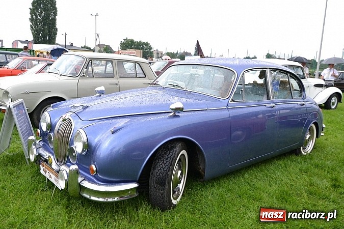 Zdjęcie w galerii na portalu naszraciborz.pl: Jaguar MK 2 z 1967 roku najpiękniejszym oldtimerem zlotu w Zabełkowie wiadomości z regionu