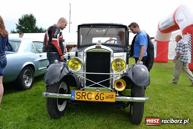 Zdjęcie w galerii na portalu naszraciborz.pl: Jaguar MK 2 z 1967 roku najpiękniejszym oldtimerem zlotu w Zabełkowie wiadomości z regionu