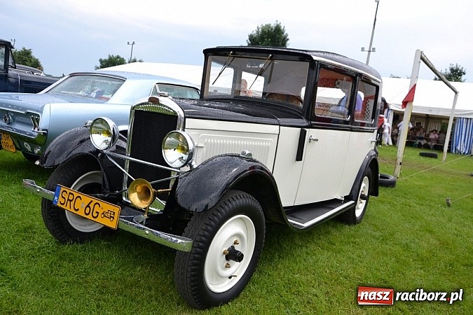 Zdjęcie w galerii na portalu naszraciborz.pl: Jaguar MK 2 z 1967 roku najpiękniejszym oldtimerem zlotu w Zabełkowie wiadomości z regionu