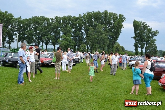 Zdjęcie w galerii na portalu naszraciborz.pl: Jaguar MK 2 z 1967 roku najpiękniejszym oldtimerem zlotu w Zabełkowie wiadomości z regionu