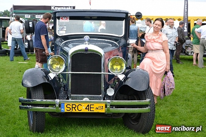 Zdjęcie w galerii na portalu naszraciborz.pl: Jaguar MK 2 z 1967 roku najpiękniejszym oldtimerem zlotu w Zabełkowie wiadomości z regionu