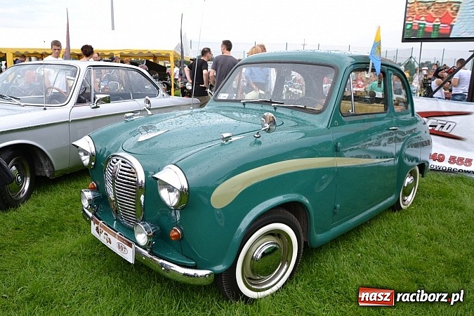 Zdjęcie w galerii na portalu naszraciborz.pl: Jaguar MK 2 z 1967 roku najpiękniejszym oldtimerem zlotu w Zabełkowie wiadomości z regionu